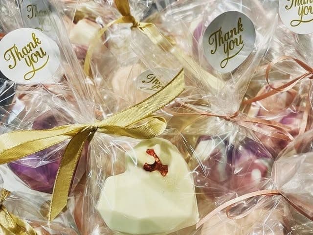 Schoko-Herzen als Gastgeschenk
